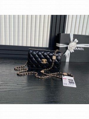 Chanel CLUTCH WITH CHAIN AP4300 black