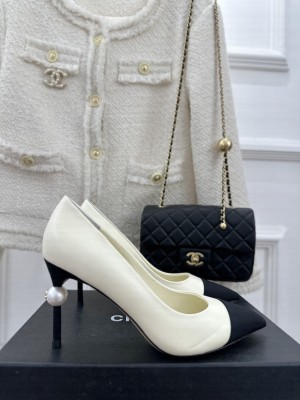 Chanel Pearl Heel 8.5cm Pumps 02