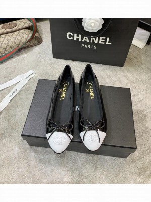 Chanel Ballerina Flats Patent Leather Spring/Summer 2021 Collection,Light Black/White