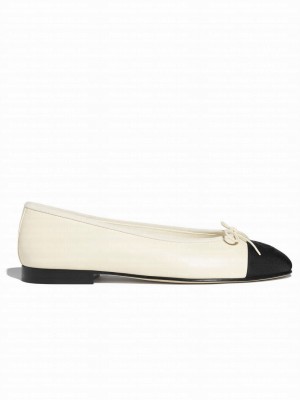 Chanel Women's Ballet Flats G02819 Cream