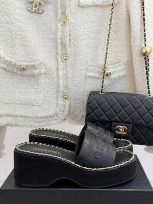 Chanel platform CC with chain slippers black 2025