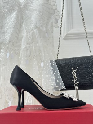 Roger Vivier Flower Strass Buckle 8.5cm Pumps in Satin Black 