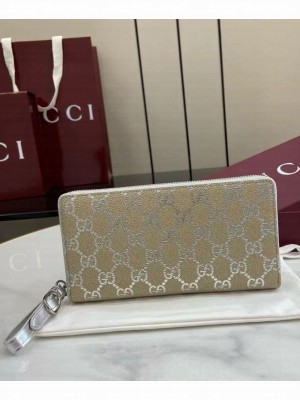 Gucci GG Emblem Zipper Wallet 819122