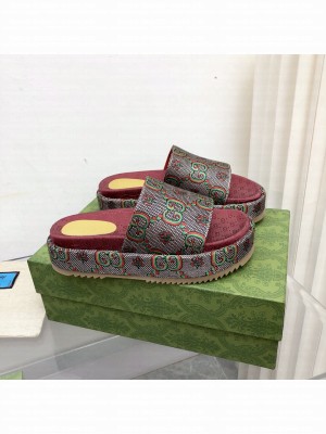 Gucci 100 GG Flower Jacquard Platform Slide Sandals 2022 Collection 03