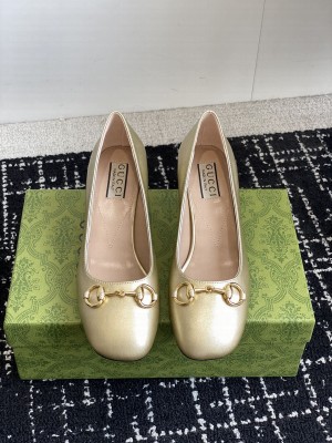Gucci Women's Low heel Pump with Horsebit Gold