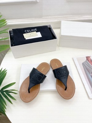CELINE TRIOMPHE FLAT THONG IN CALFSKIN BLACK