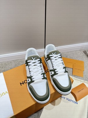 Louis Vuitton Unisex LV Trainer Sneakers 2023 030