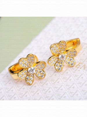 Van Cleef & Arpels Frivole Crystal Earrings Gold 07 2020 Collection