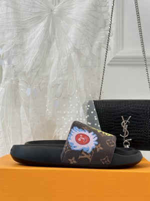 Louis Vuitton Unisex Waterfront Flat Slide Sandals 03