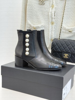 Chanel 5cm Lambskin & patent leather with pearls Ankle Boot black