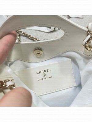 Chanel CLUTCH WITH CHAIN AP3656 white