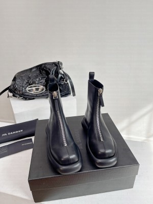 Jil Sander Leather ankle boots with zip closure black