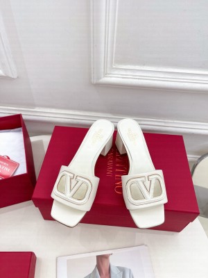 VALENTINO VLOGO SIGNATURE SLIDE SANDAL IN CALFSKIN 60MM 05 2025
