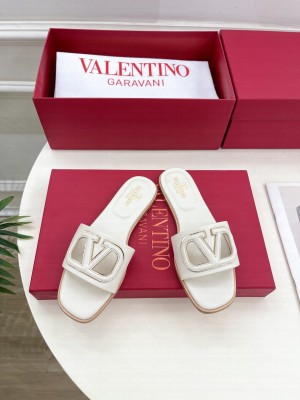 Valentino Garavani VLogo cut-out slide sandal 09 2025