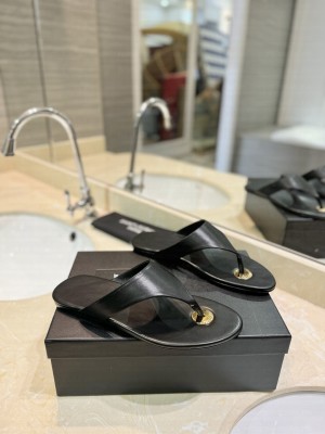 Saint Laurent Kouros Leather Thong Sandals Black 2024