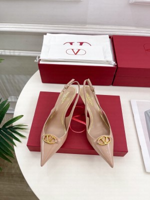Valentino Garavani The Bold Edition Vlogo Slingback 60mm Sandals In Beige Patent Leather 2025