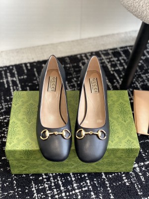 Gucci Women's Low heel Pump with Horsebit Black
