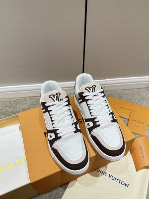 Louis Vuitton Unisex LV Trainer Sneakers 2023 029