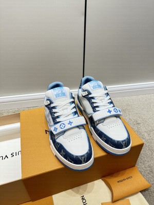 Louis Vuitton Unisex LV Trainer Sneakers 2023 07