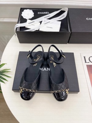Chanel Quilted Lambskin with Chain Flat Sandals black 2025