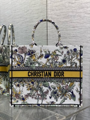 Large Dior Book Tote Embroidery Embroidery M1286ZEDX-3