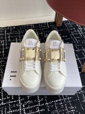 Valentino Garavani Rockstud Untitled sneaker in white calfskin 049 2025