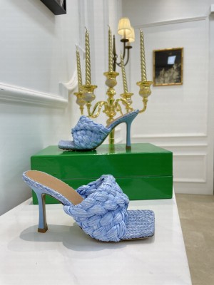 Bottega Venta  Intrecciato raffia mule stretch sandals with an elongated squared toe blue 2021 Collection