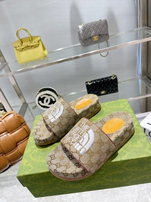 Gucci x The North Face Unisex Slippers Brown/White 2022 Collection