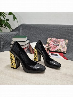 DOLCE & GABBANA LOGO HEEL 10.5CM PATENT LEATHER PUMPS 2022 BLACK