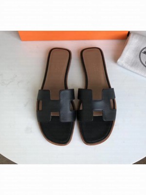 Hermes Oran Flat slippers in epsom leather black/brown