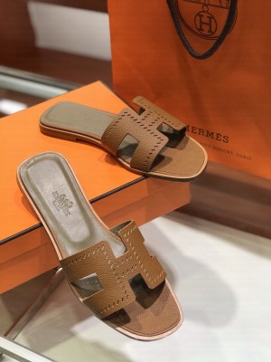 Hermes Oran Flat slippers in epsom leather 01 2021 Collection