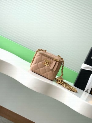 CHANEL Lambskin Small Vanity with Chain AP3941 Light tan