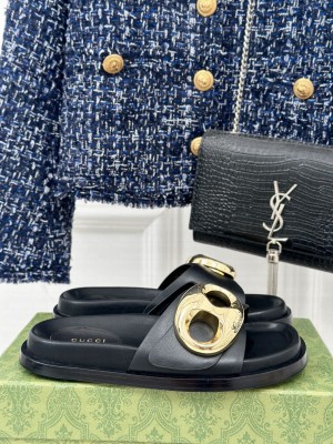GUCCI WOMEN'S MARINA CHAIN SLIDE SANDAL 2024 BLACK