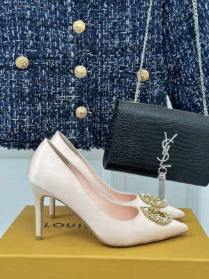 Louis Vuitton LV Initials accessory Satin Pump Nude