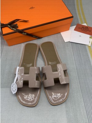 Hermes Oran Patent Calfskin Flat Slide Sandals 114 2022 Collection