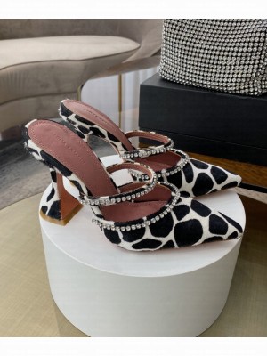 Amina Muaddi                                                                                        Gilda mule