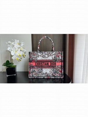 Medium Dior Book Tote Ecru Multicolor Dior 4 Saisons Hiver Soleil Embroidery M1296ZEB