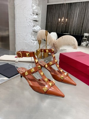 Valentino ROMAN STUD CALFSKIN PUMP 45MM BROWN
