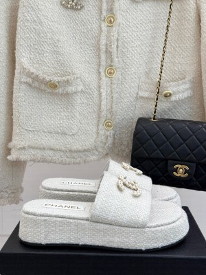 Chanel knit mules with CC logo white 2025