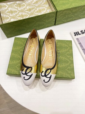 GUCCI 658904 Women's ballet flat with G appliqué 07 2021 Collection
