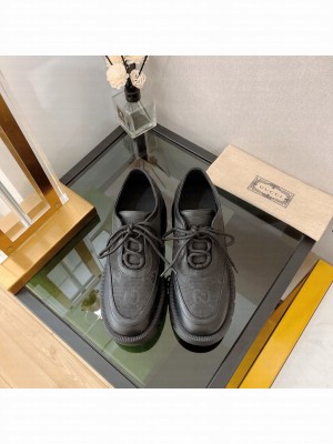 Gucci Women's Lug Sole Lace-up Loafers Cavas Black