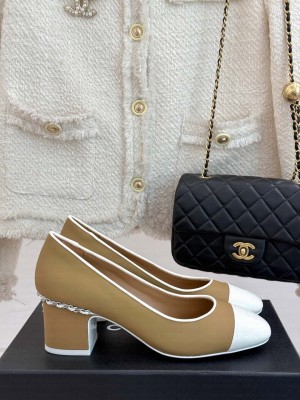 Chanel Lambskin with Chain Pumps Beige
