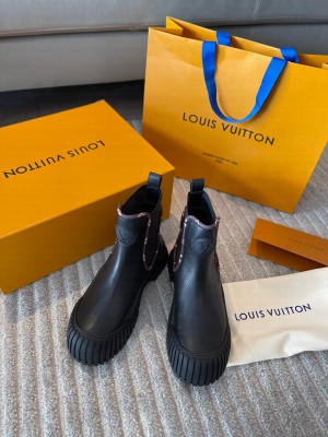 Louis Vuitton Women's Ruby Flat Ranger Boots Black
