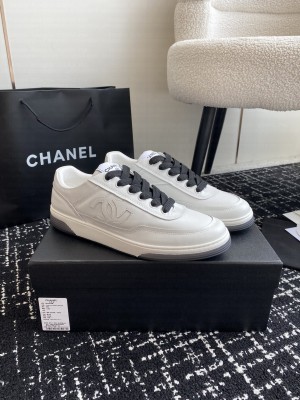 Chanel Unisex CC Logo Calfskin Sneakers G39978 2024 04