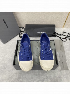 Balenciaga Man's Paris Destroyed low-top Sneakers 2023 02