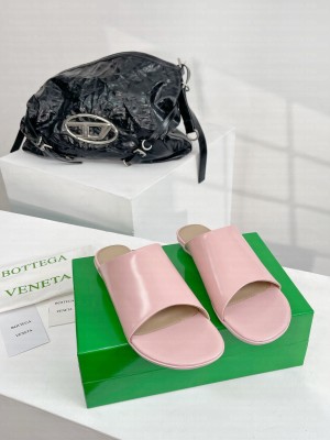 Bottega Veneta Atomic Lambskin Mule Pink