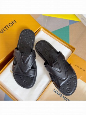 Louis Vuitton Man's LV Oasis Mule 03