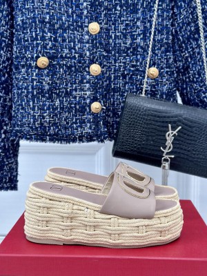 Valentino Garavani VLogo Cutout Sandals Light pink