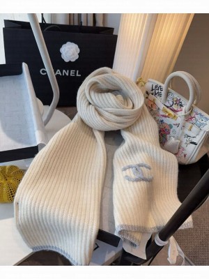Chanel Knitted long cashmere scarf