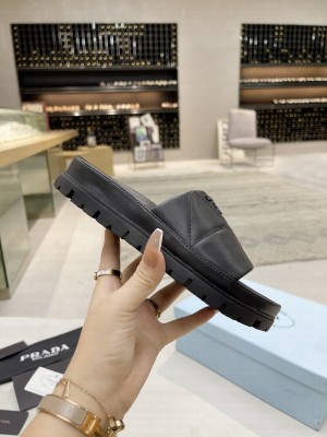 Padded Calfskin Quilted leather Black slides